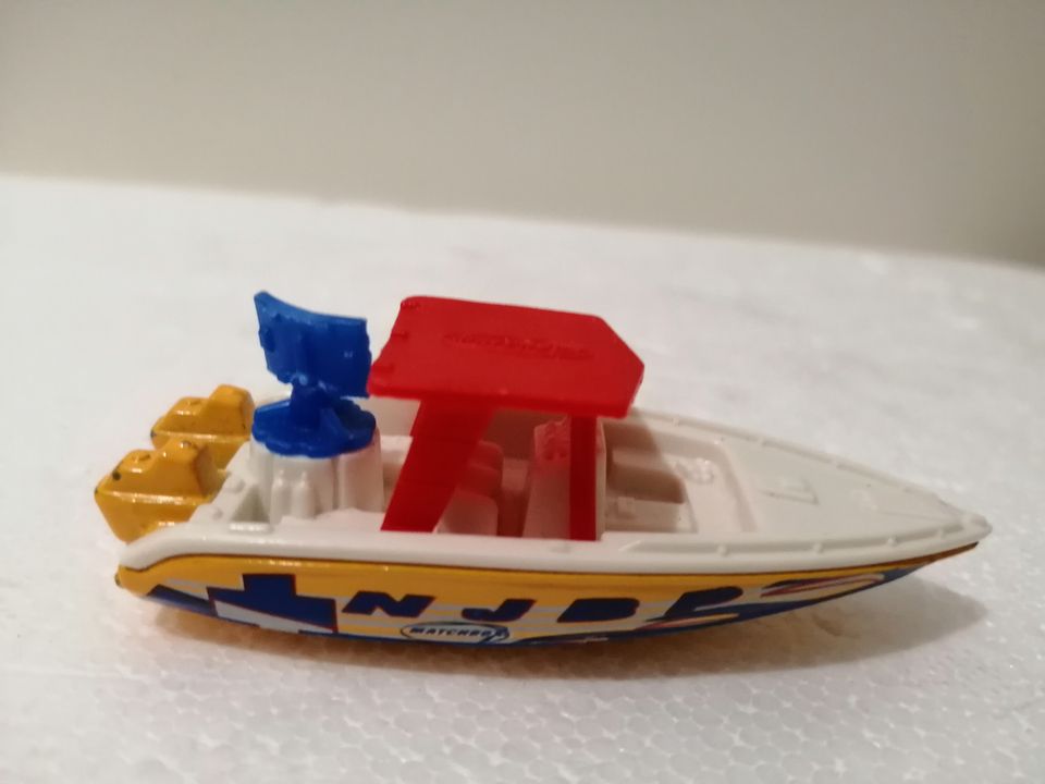 Matchbox Mattel Inc Speedboat 2000