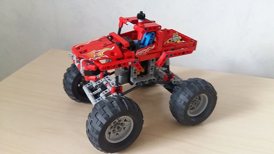 Lego technic 42005 monster truck