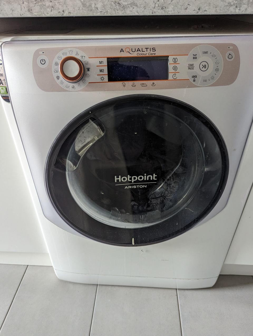 Hotpoint Ariston Aqualtis kuivaava pyykinpesukone