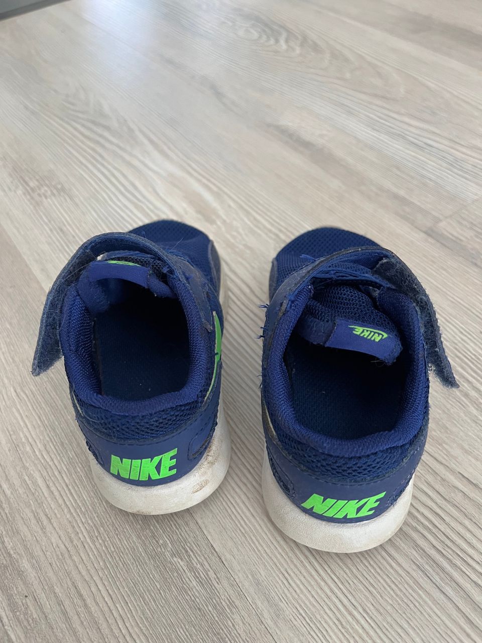 Nike lenkkarit koko 21