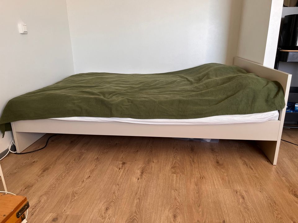 Ikea Gursken -sänky ja petauspatja