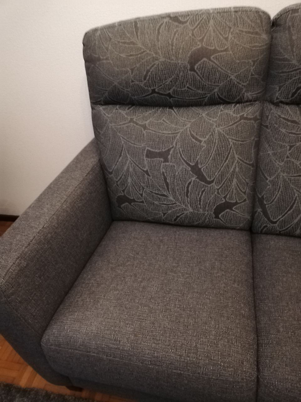 Myydään 2-istuttava sohva