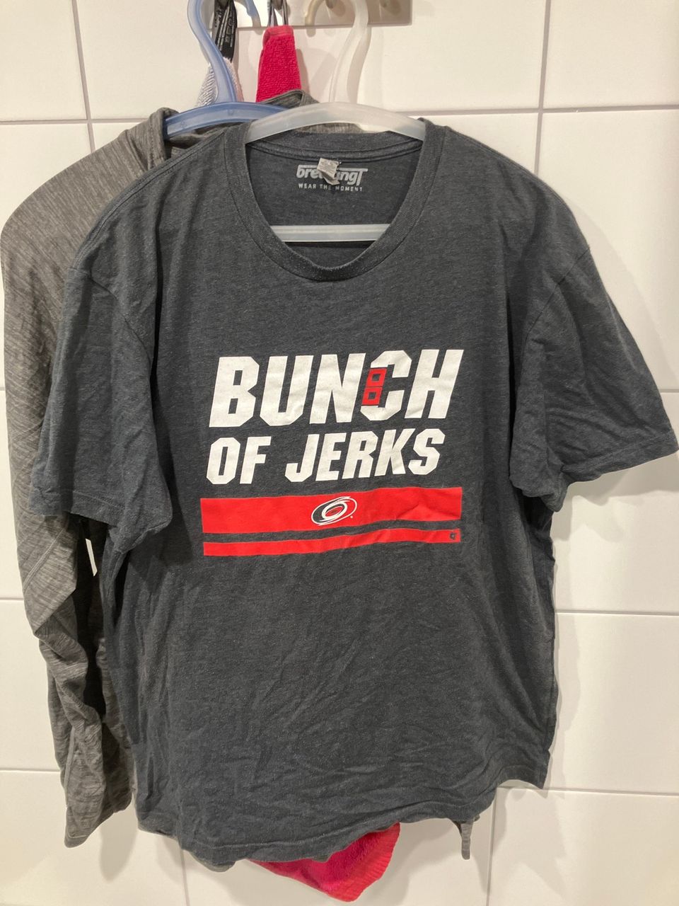 Carolina Hurricanes Bunch of Jerks miesten NHL t-paita