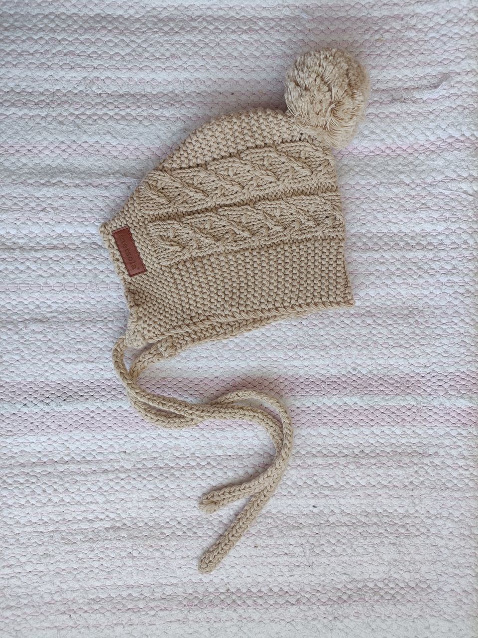 Metsola knitted bonnet