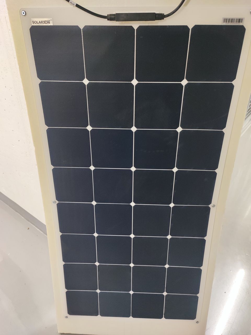 käyttämätön aurinkopaneeli SolarXon FE 110W Sunpower venepaneeli