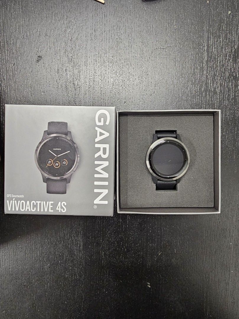 Garmin Vivoactive 4S Musta