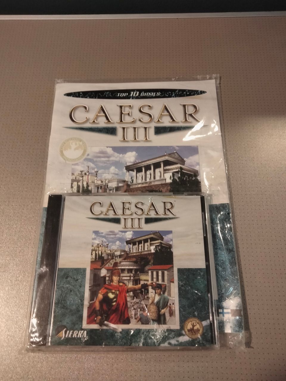 Caesar III CD-rom ja suomenkielinen ohjekirja