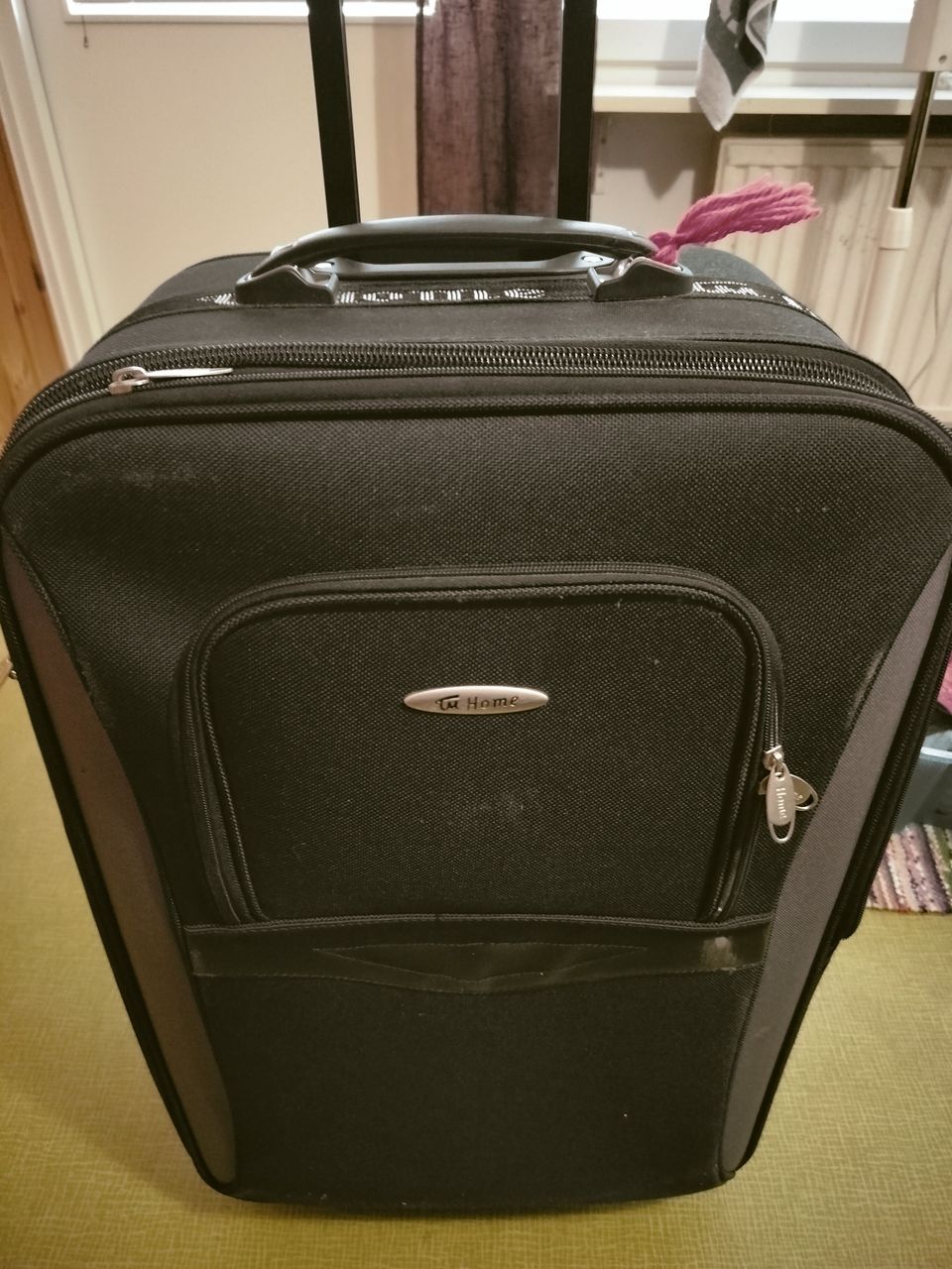 Vedettävä matkalaukku