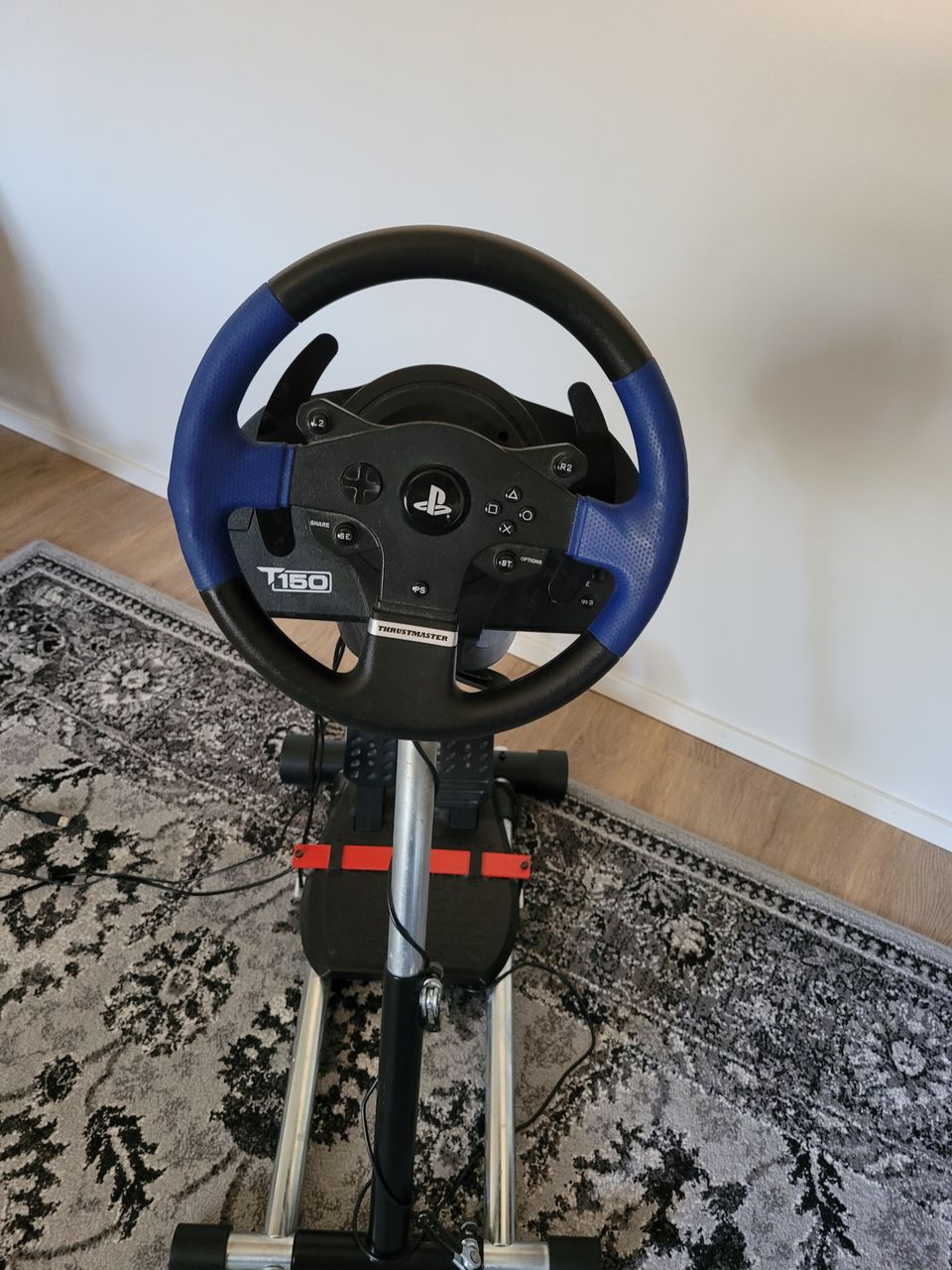 Thrustmaster t150 ratti ja polkimet