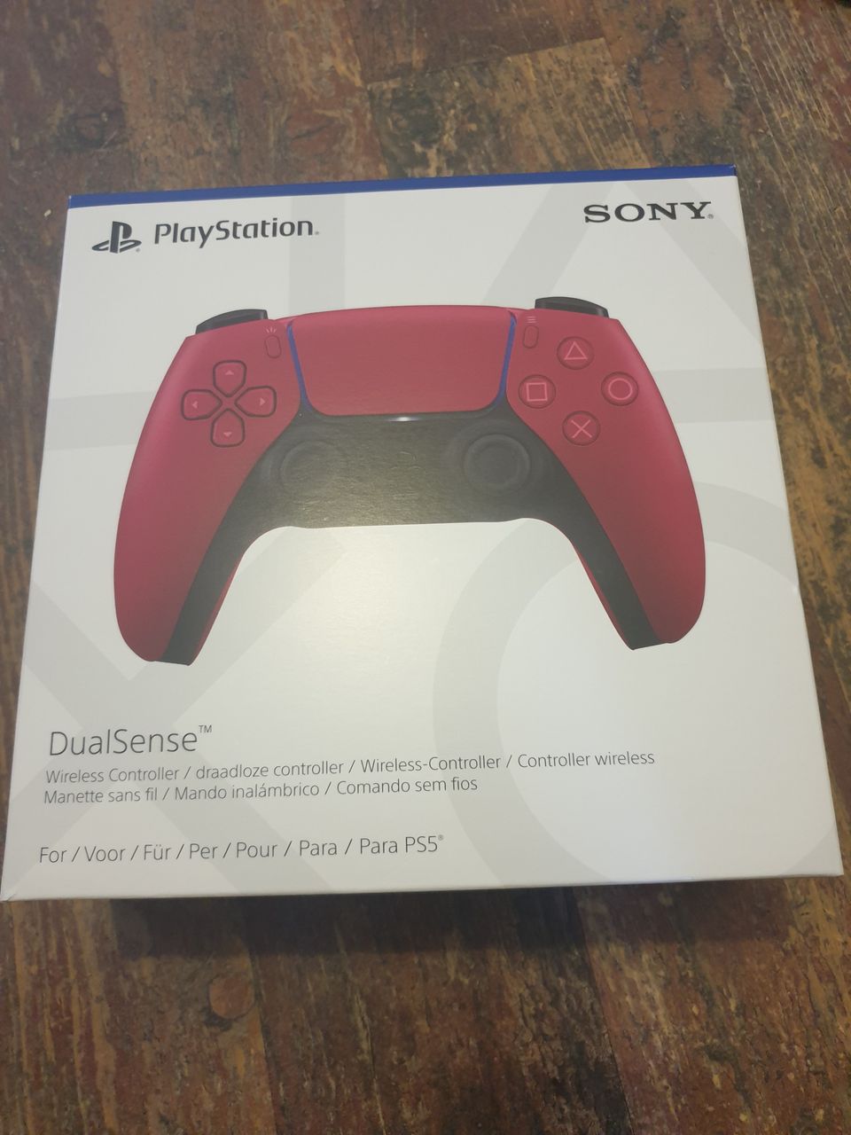 PlayStation 5, Dualsense, cosimc red