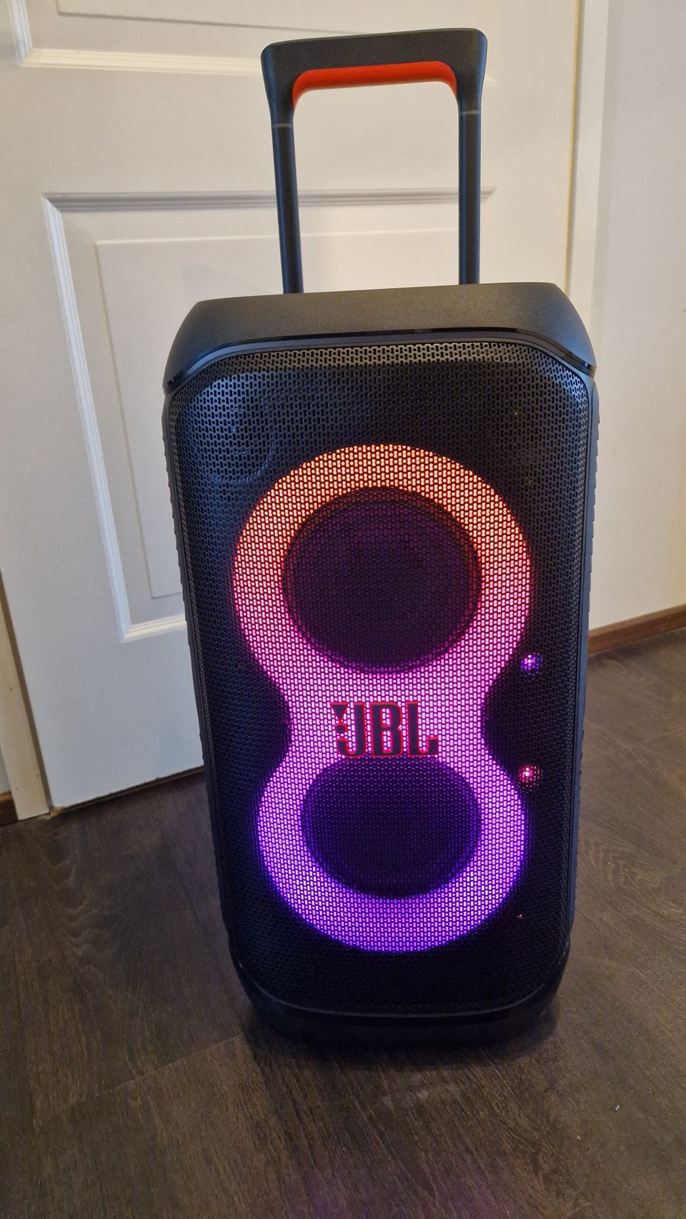 JBL PartyBox Stage 320 bilekaiutin - huippukaiutin juhannukseksi!