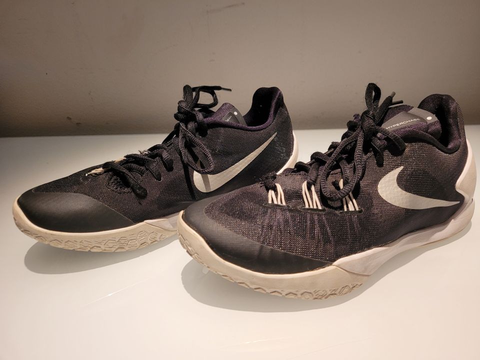 Nike Hyperchase sisäpelikengät koko: 37.5