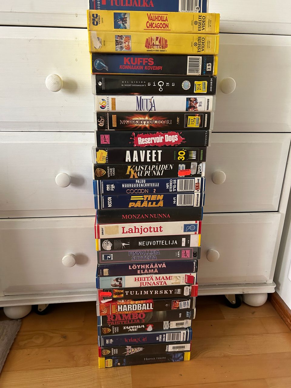 VHS-elokuvia 25kpl