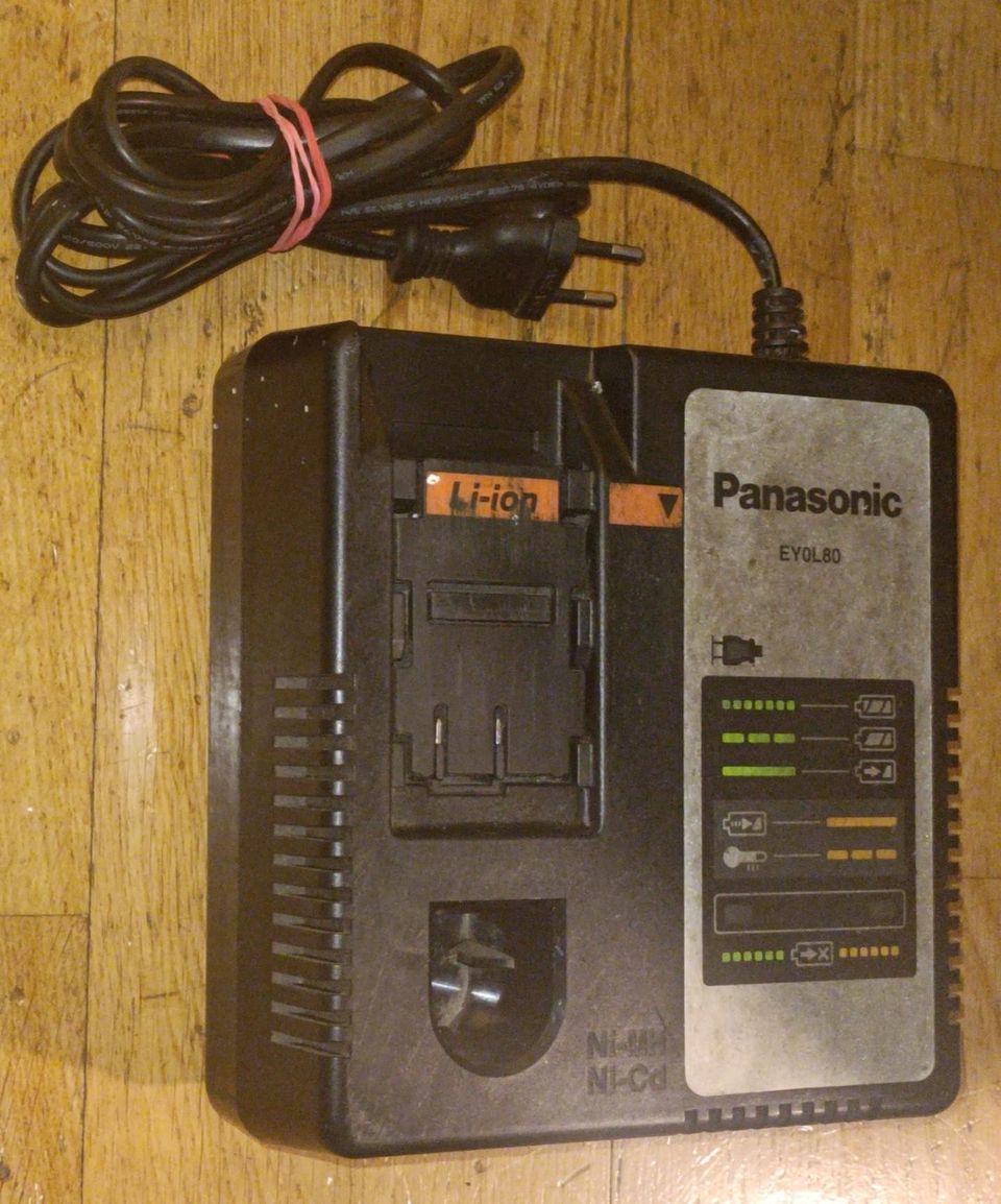 Panasonic EYOL80 Akkulaturi 8-34V