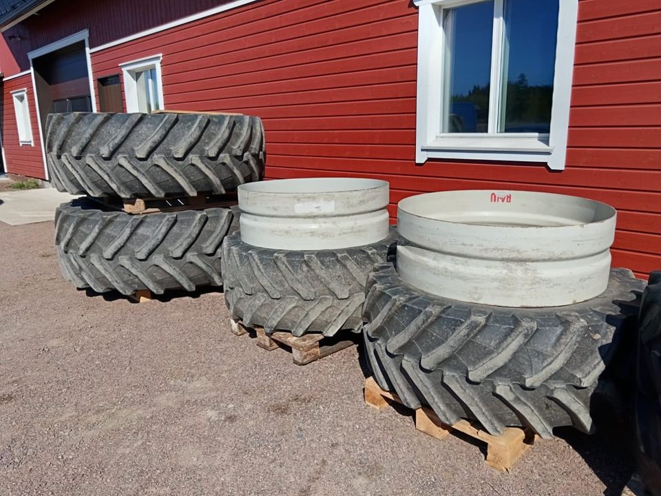 Trelleborg/Raju traktorin levikepyörät
