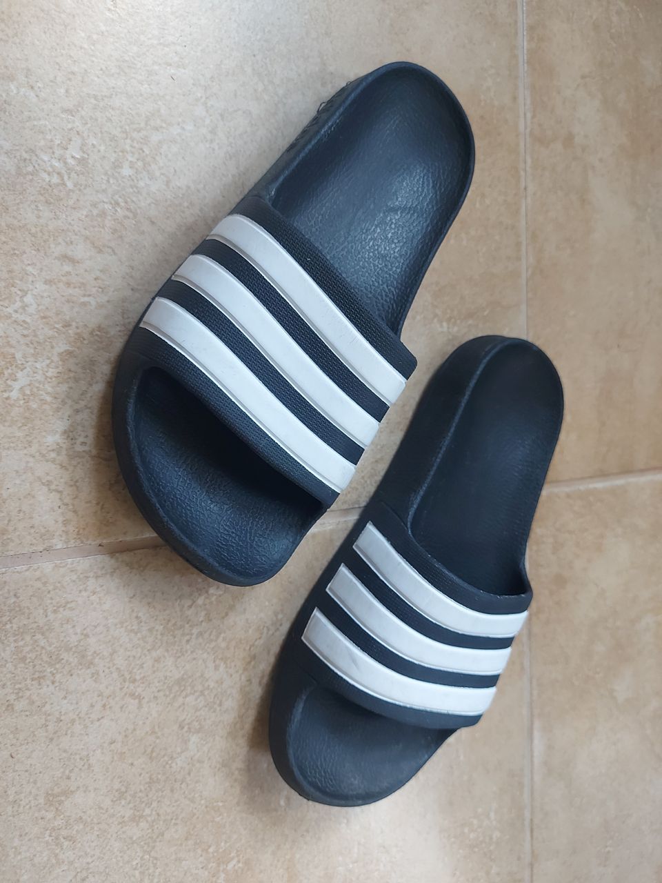 Adidas lasten sandaalit