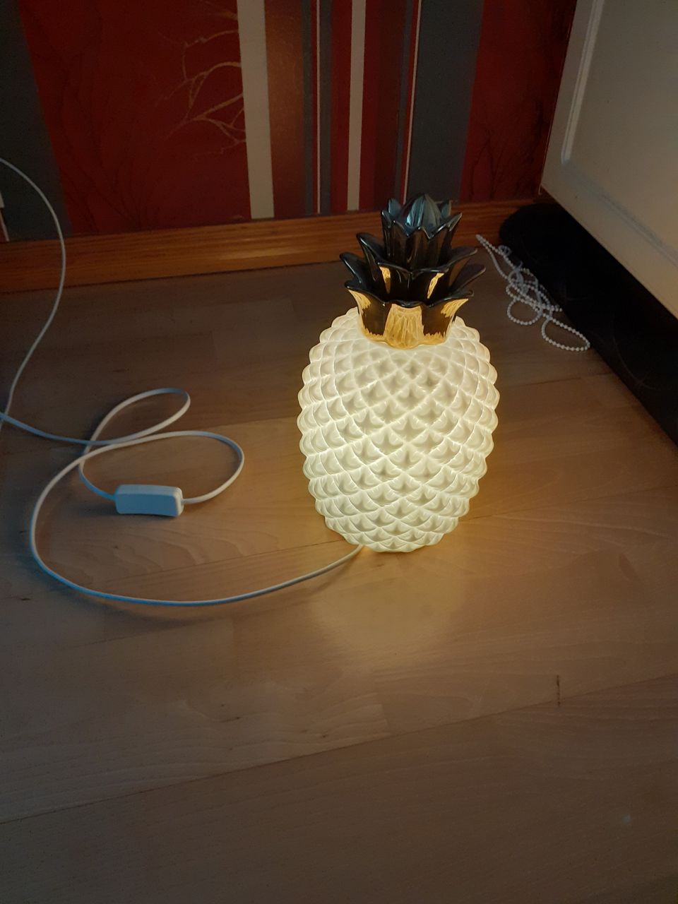 Ananas lamppu