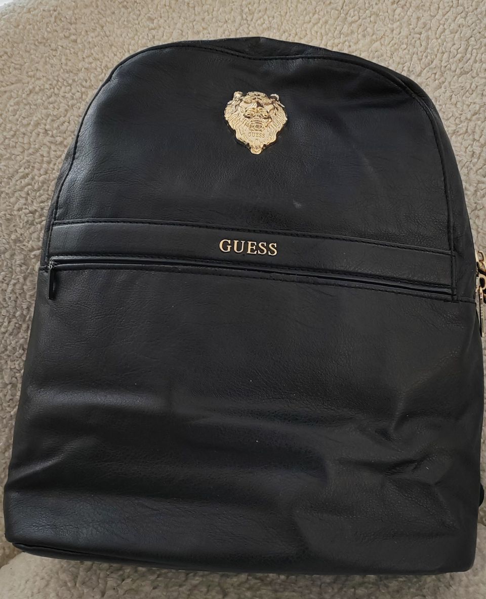 Guess reppu