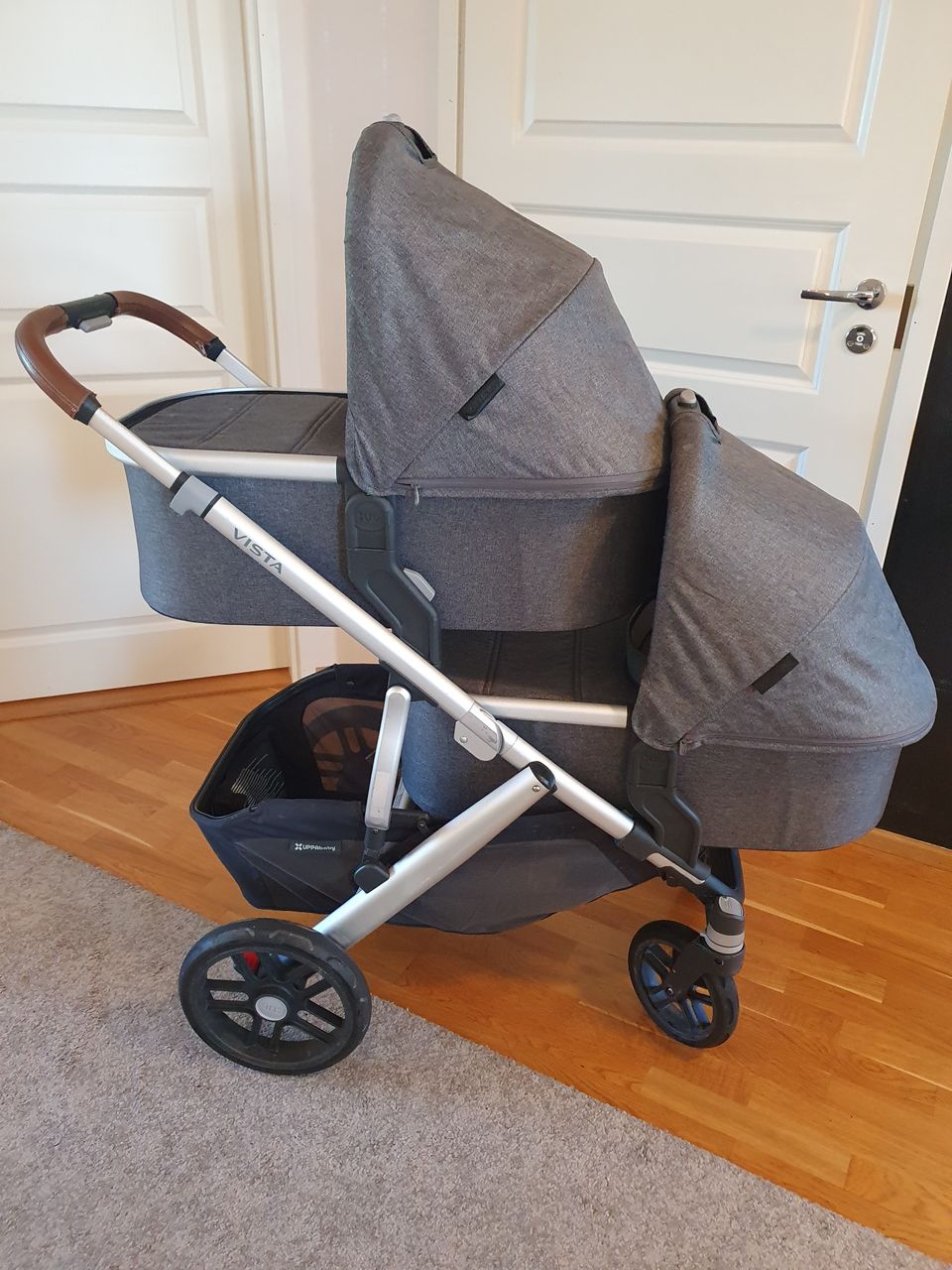 UPPAbaby Vista V2 yhdistelmävaunut tuplaosilla