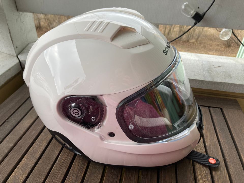 Schuberth moottoripyöräkypärä