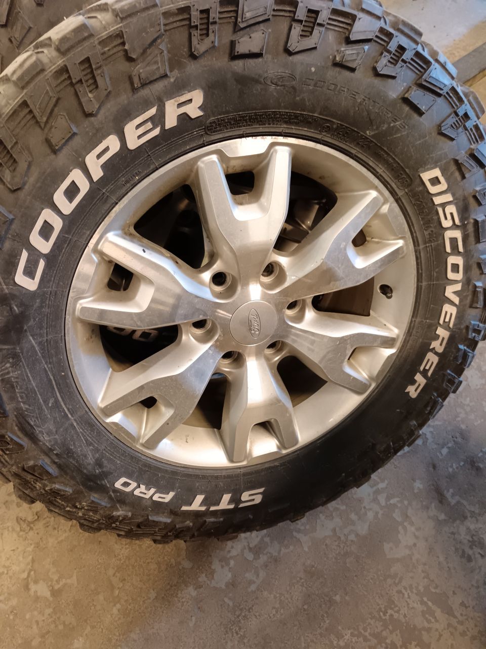 Ford Ranger alumiinivanteet 18"