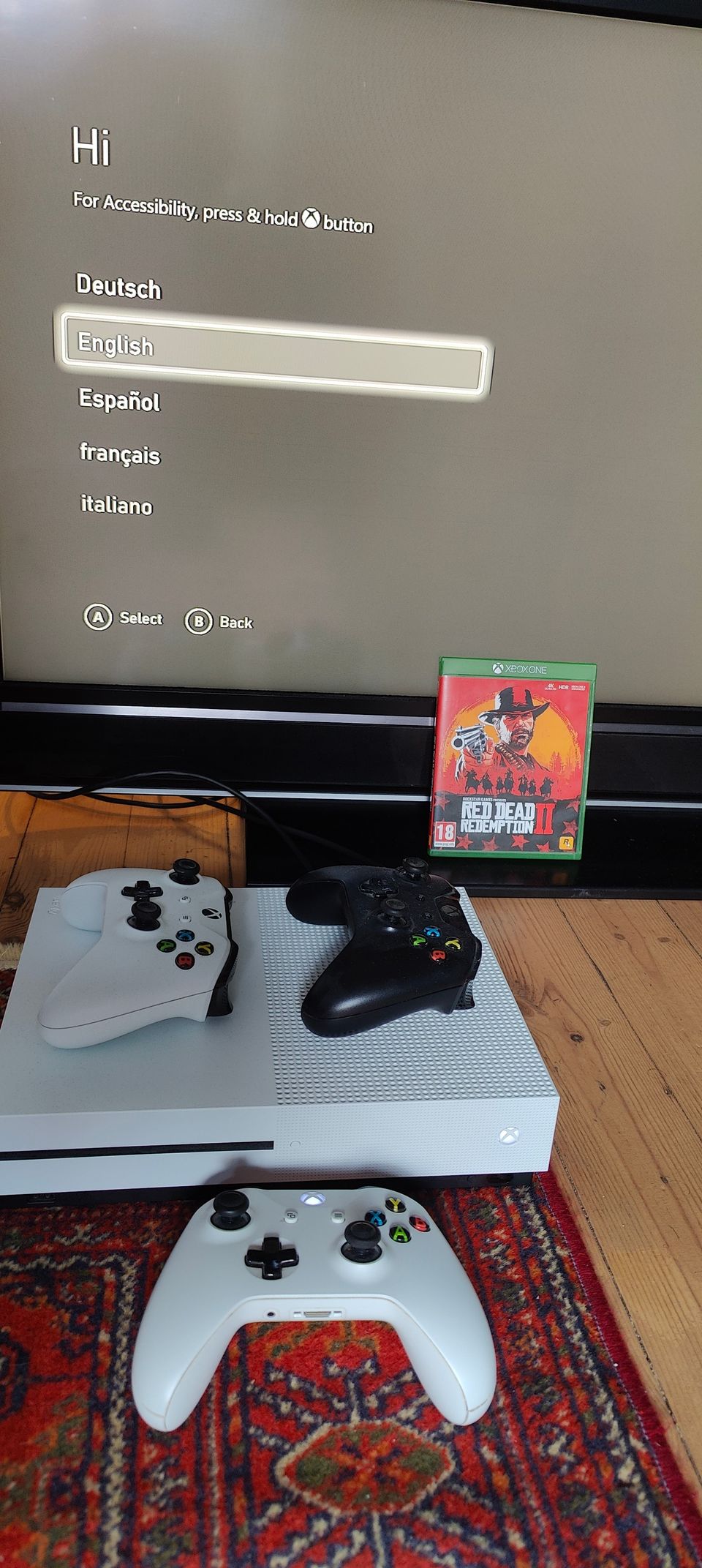 Xbox One S 1TB & RDR2 & kolme ohjainta