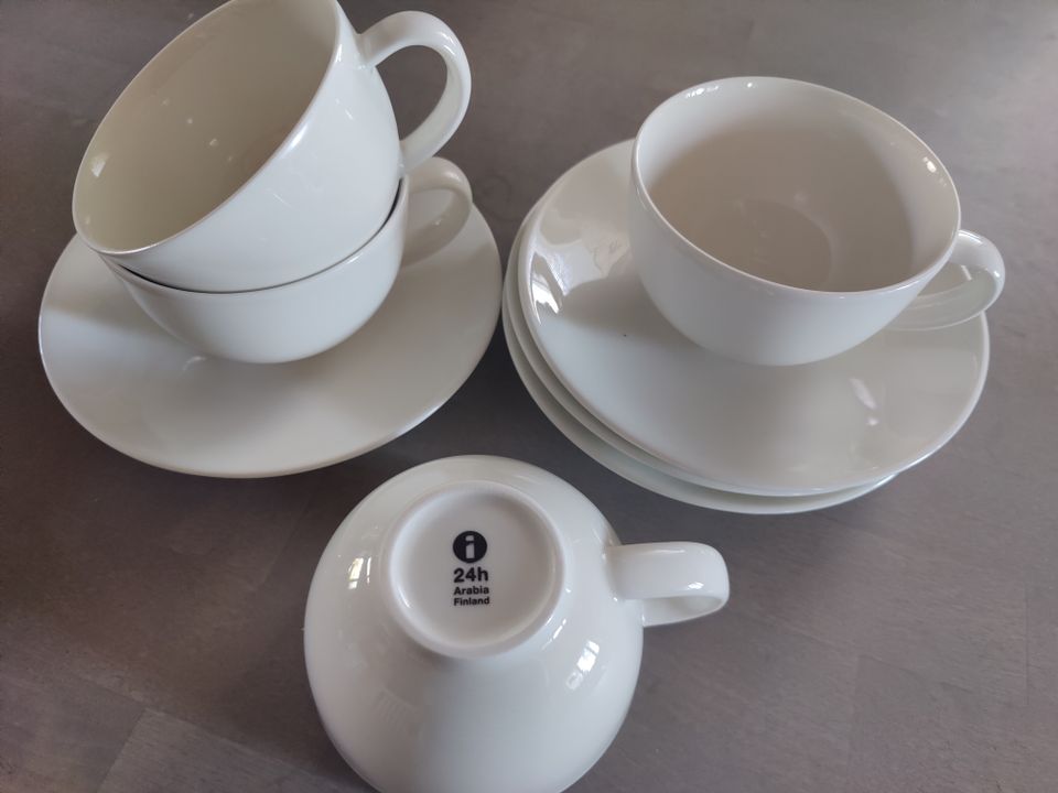 Arabia 24h valkoiset teekupit ja lautaset