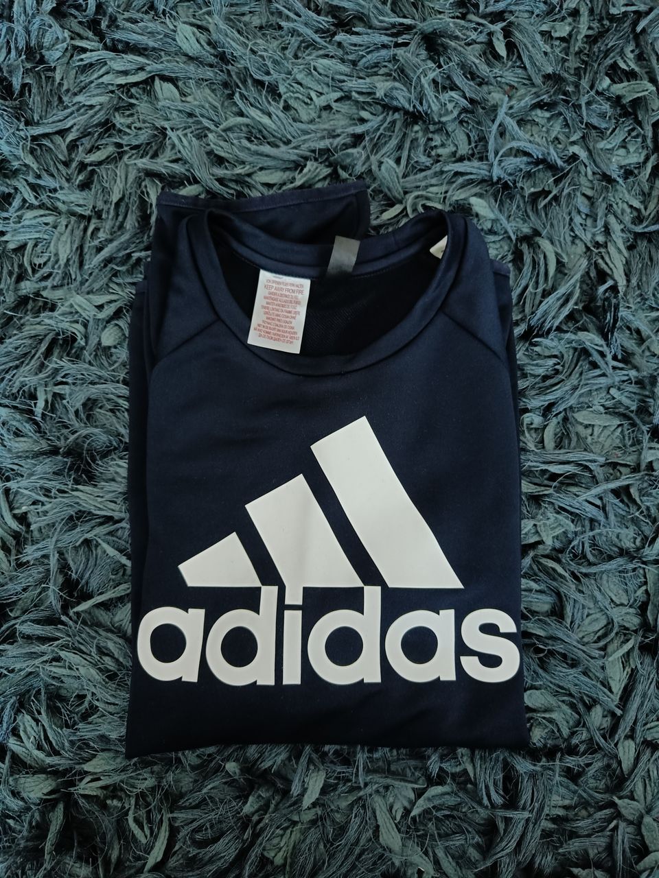 Adidas urheilu collegepaita