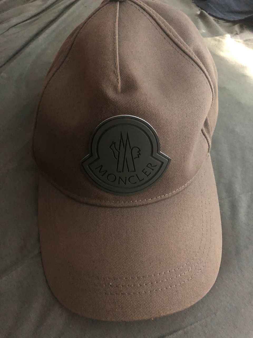 Moncler hat