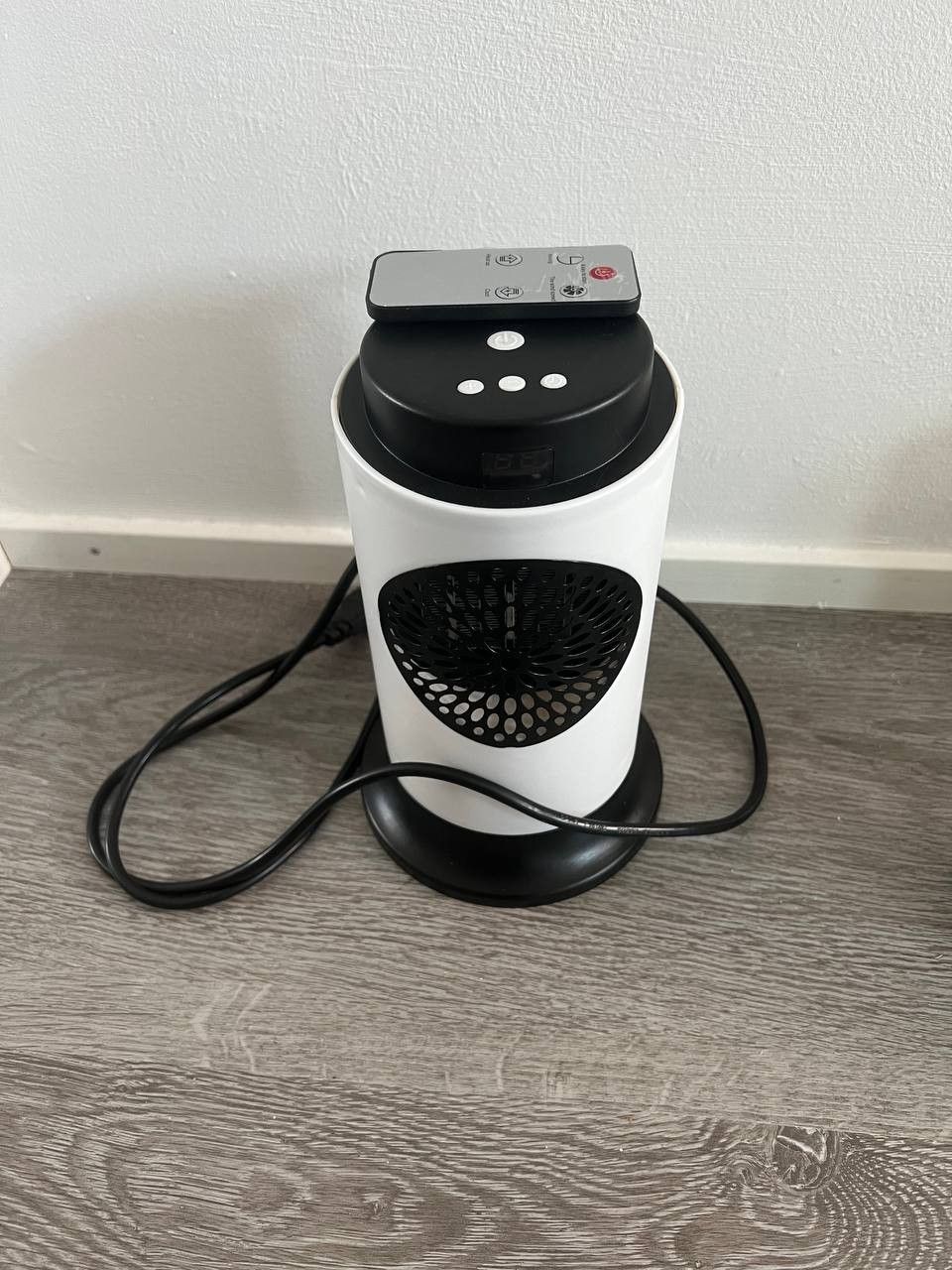 Sähkölämmitin - Lämmitystornituuletin(Electric Heater - Heating Tower Fan)