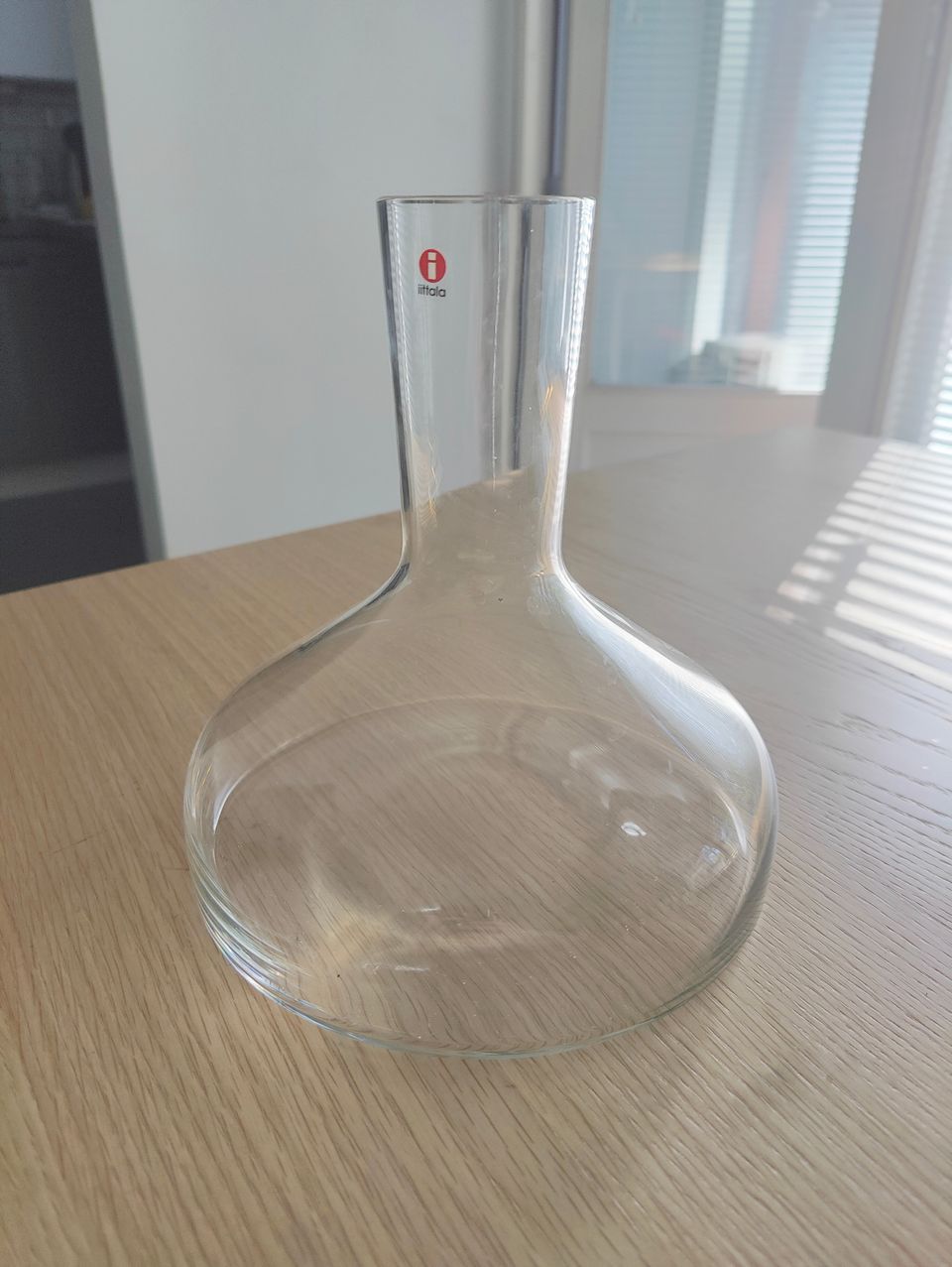 Myydään IITTALA
Decanter-karahvi, kunto erinomainen.