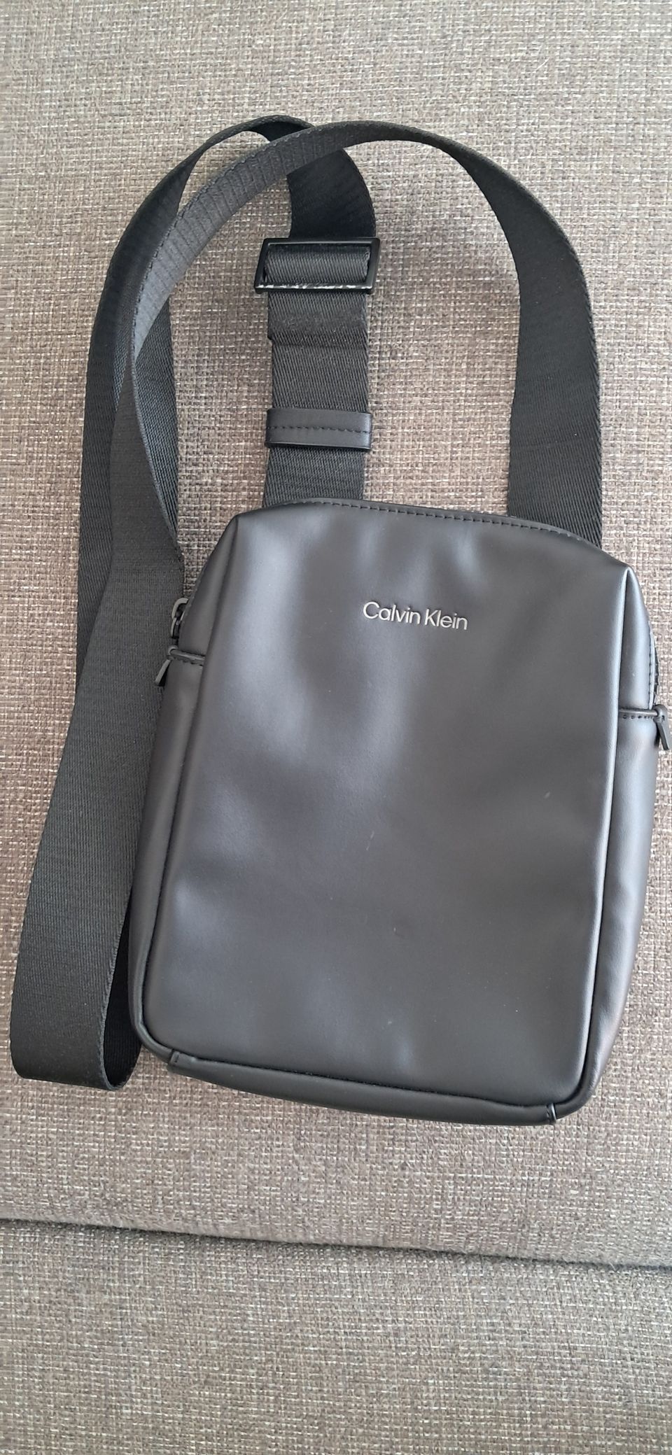 Calvin Klein laukku