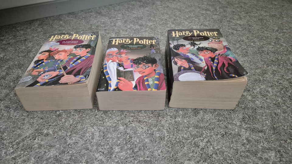 Harry Potter kirjoja