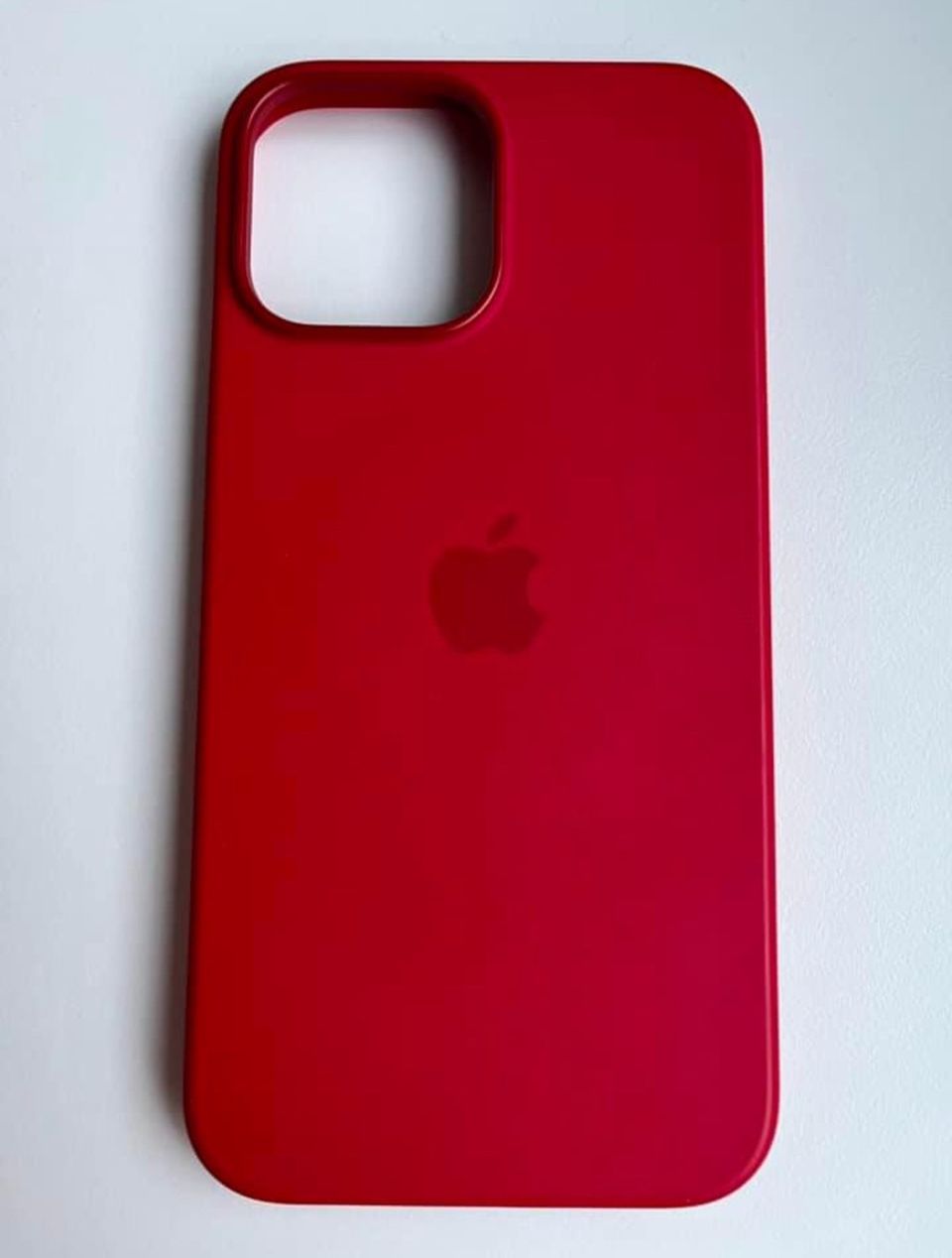 Punainen iPhone 13 Pro Max -suojakuori (Apple, silikonia, MagSafe)