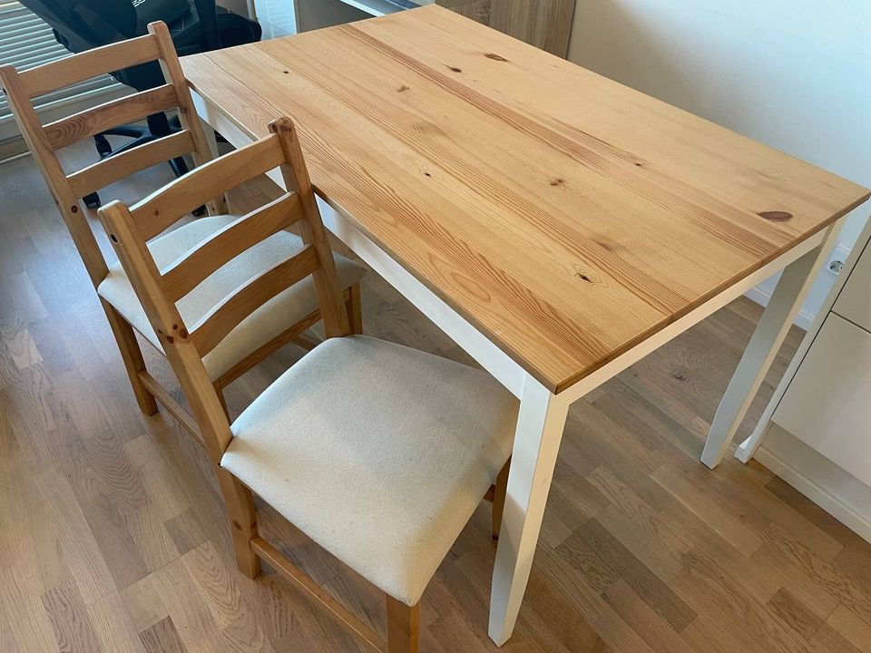 Dining table (chairs are not included)