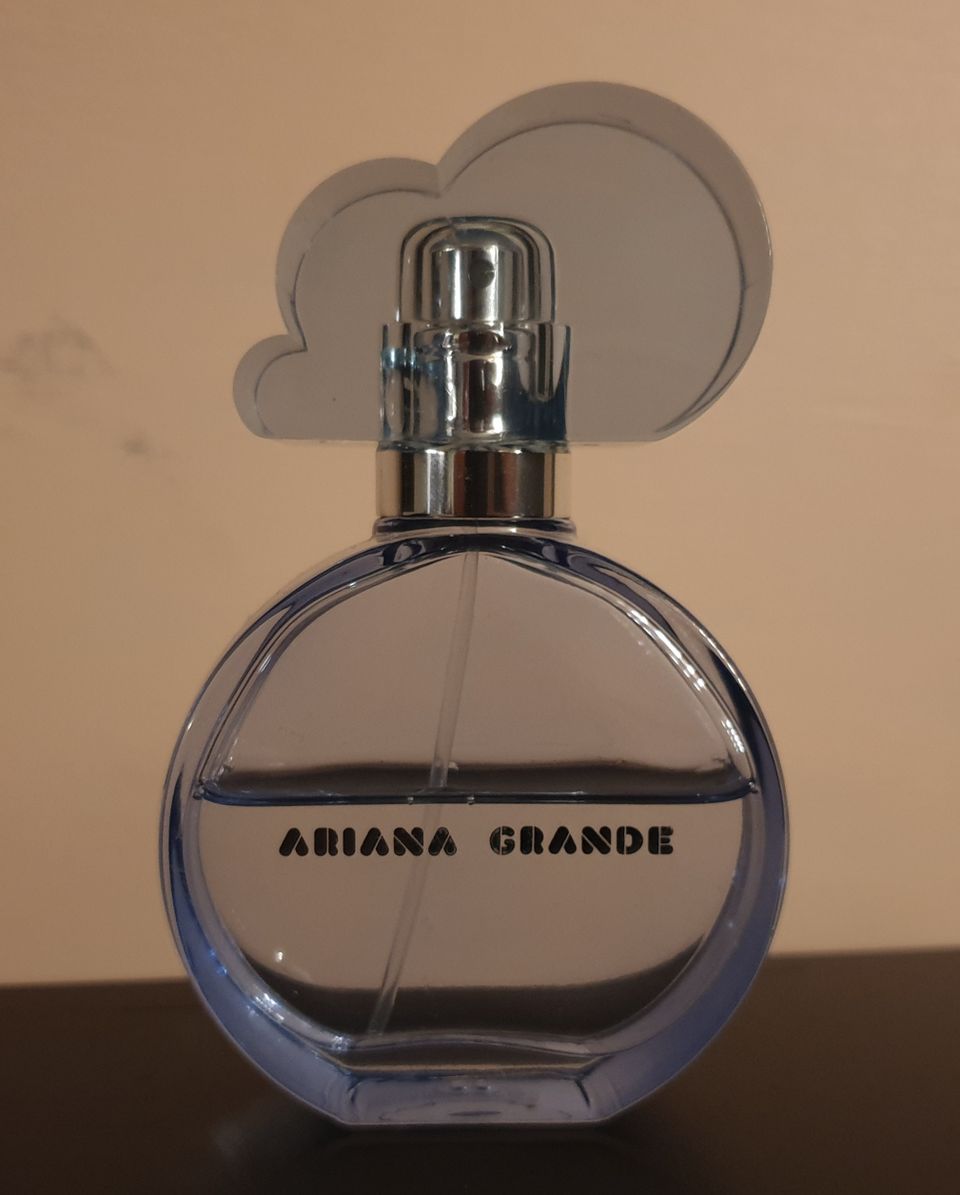 Ariana Grande Cloud EdP naisten hajuvesi
