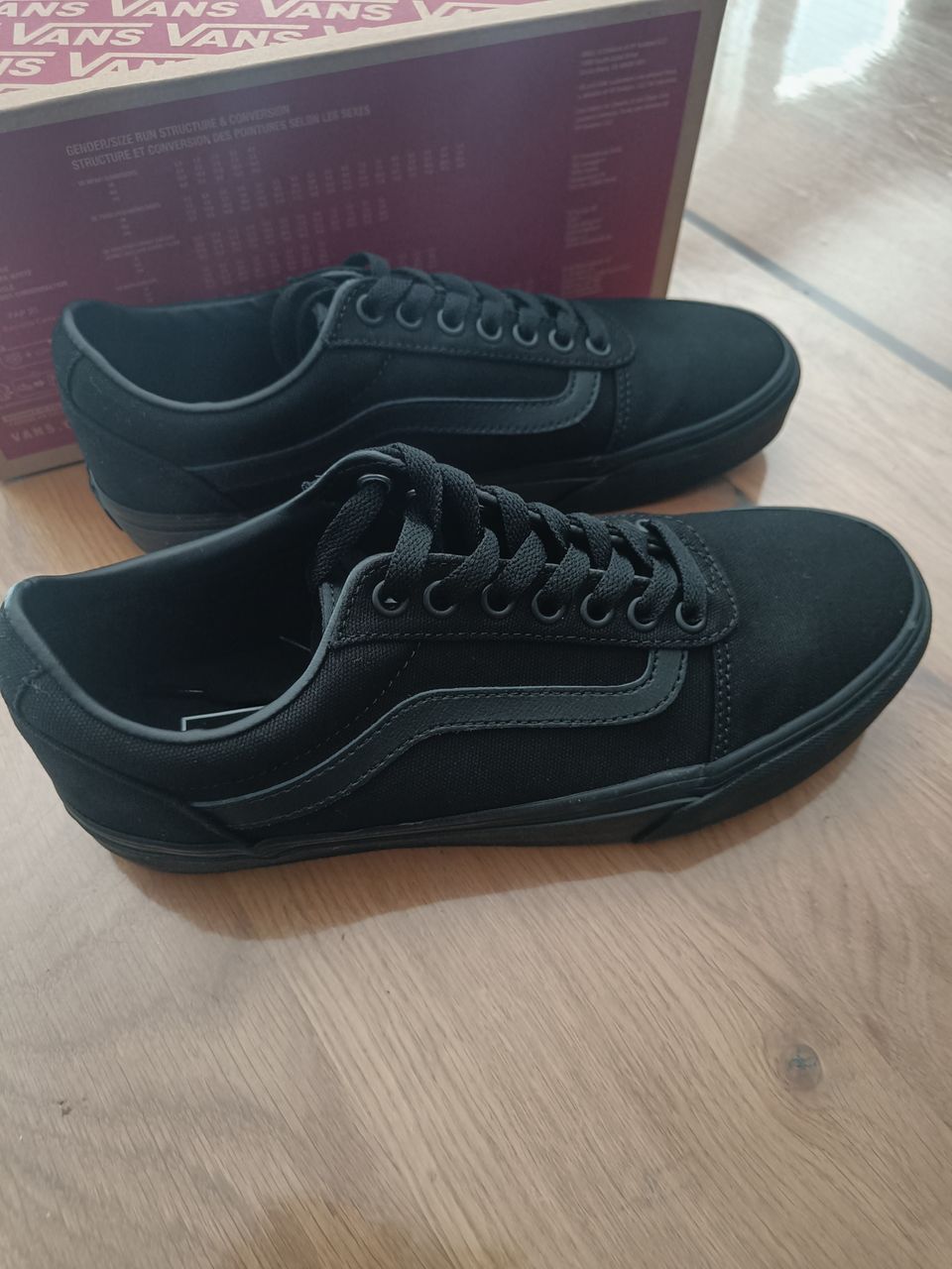 Vans tennarit