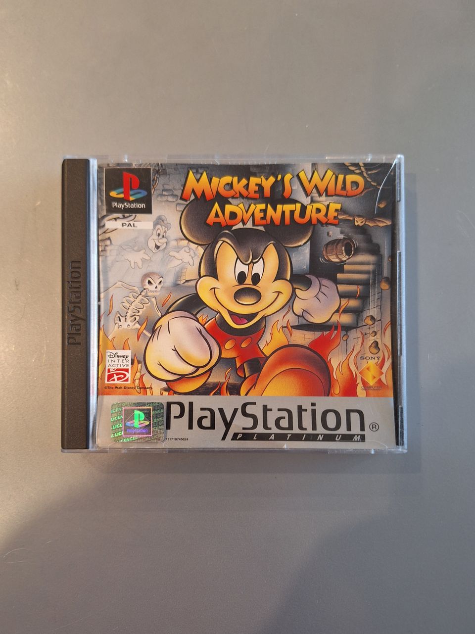 Playstation peli. Mickey's wild adventure
