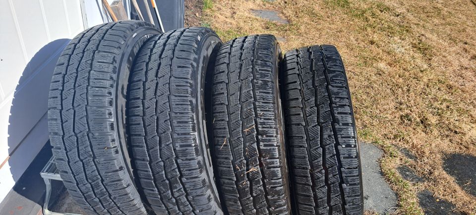 Michelin agilis alpin kitkarenkaat 225/75-16R