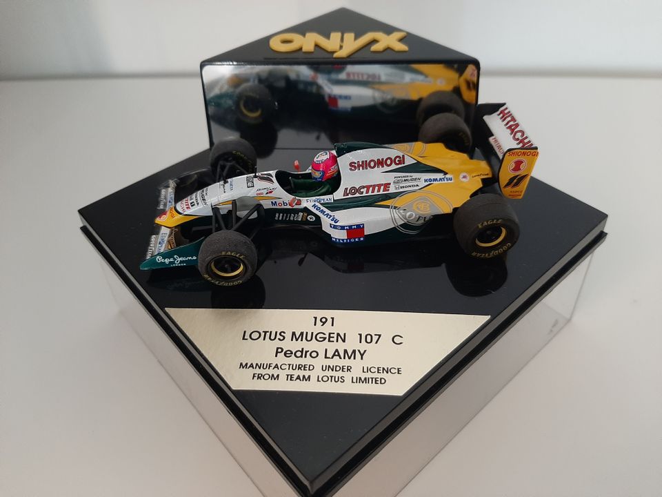 Formula 1 pienoismalli 1994 Lotus.