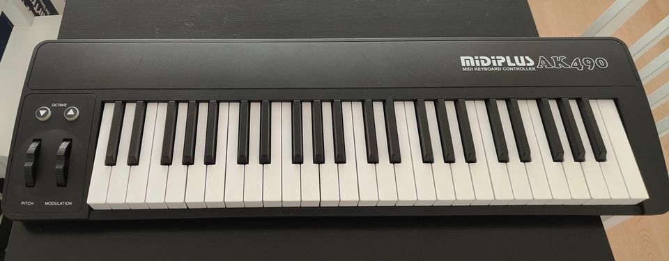 MIDI keyboard