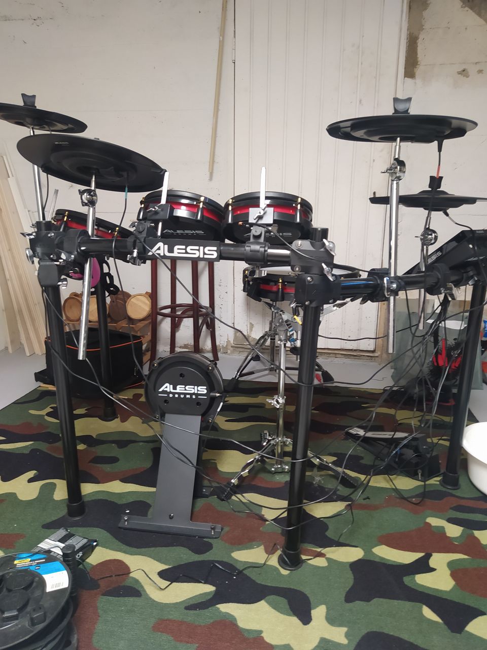 Sähkörummut Alesis crimson 2