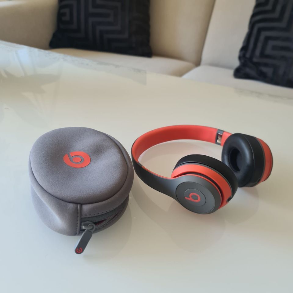 Beats Wireless kuulokkeet