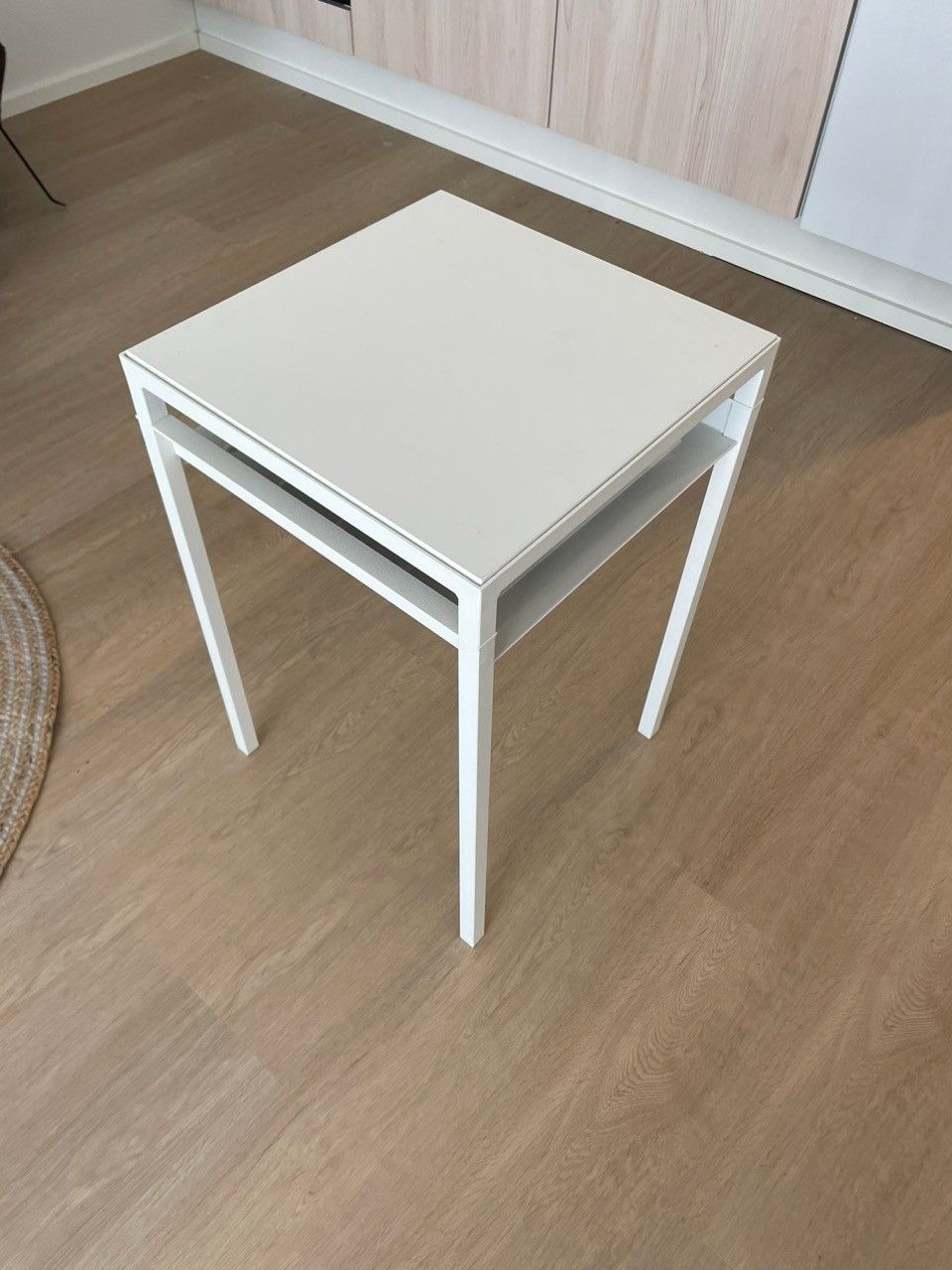 Ikea yöpöytä