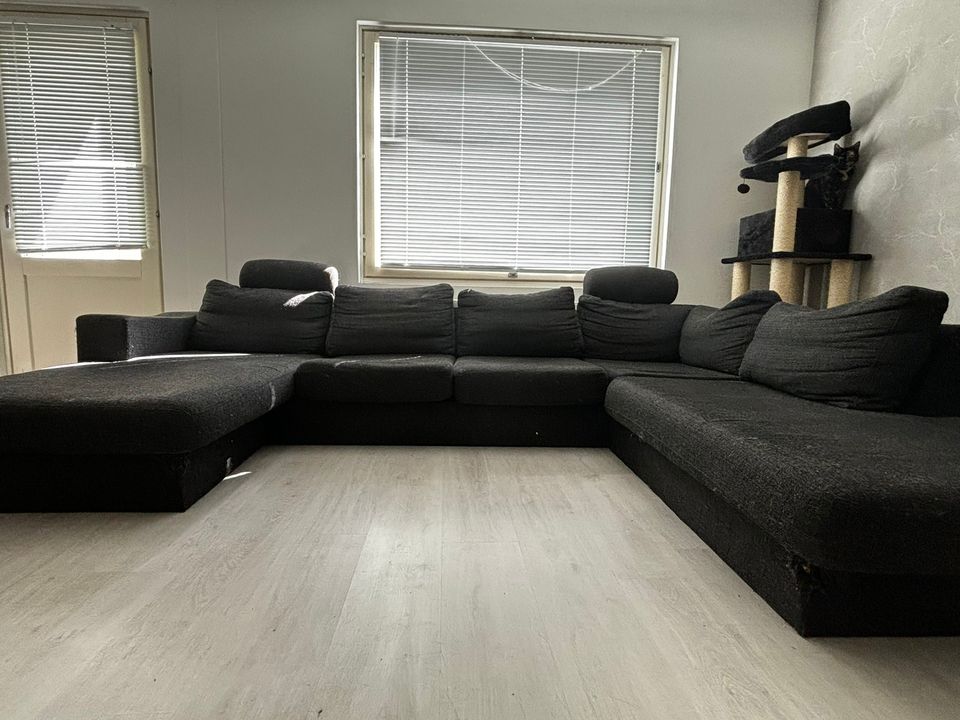U-mallinen sohva musta/harmaa