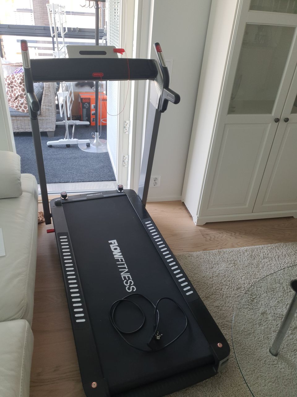 Myydään Flowfitness RunnerDTM400i juoksumatto, KUIN UUSI!!