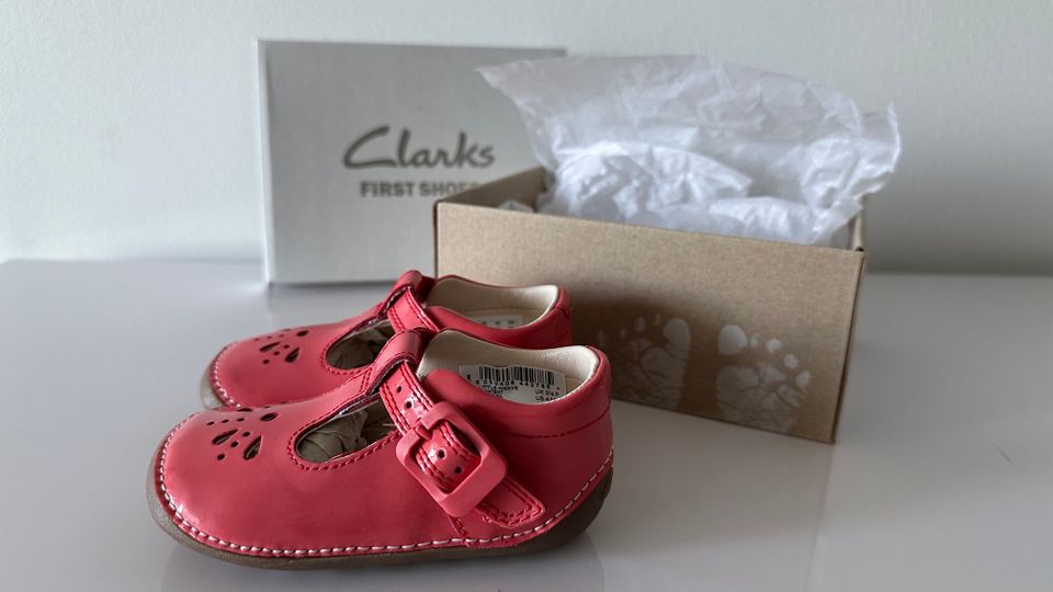 Clarks vauvan kengät, koko 19 UUSI