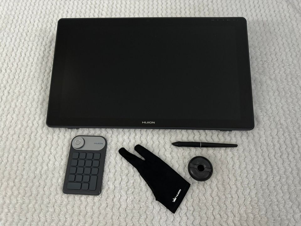 Huion Kamvas 22 Plus piirtonäyttö + Mini Keydial