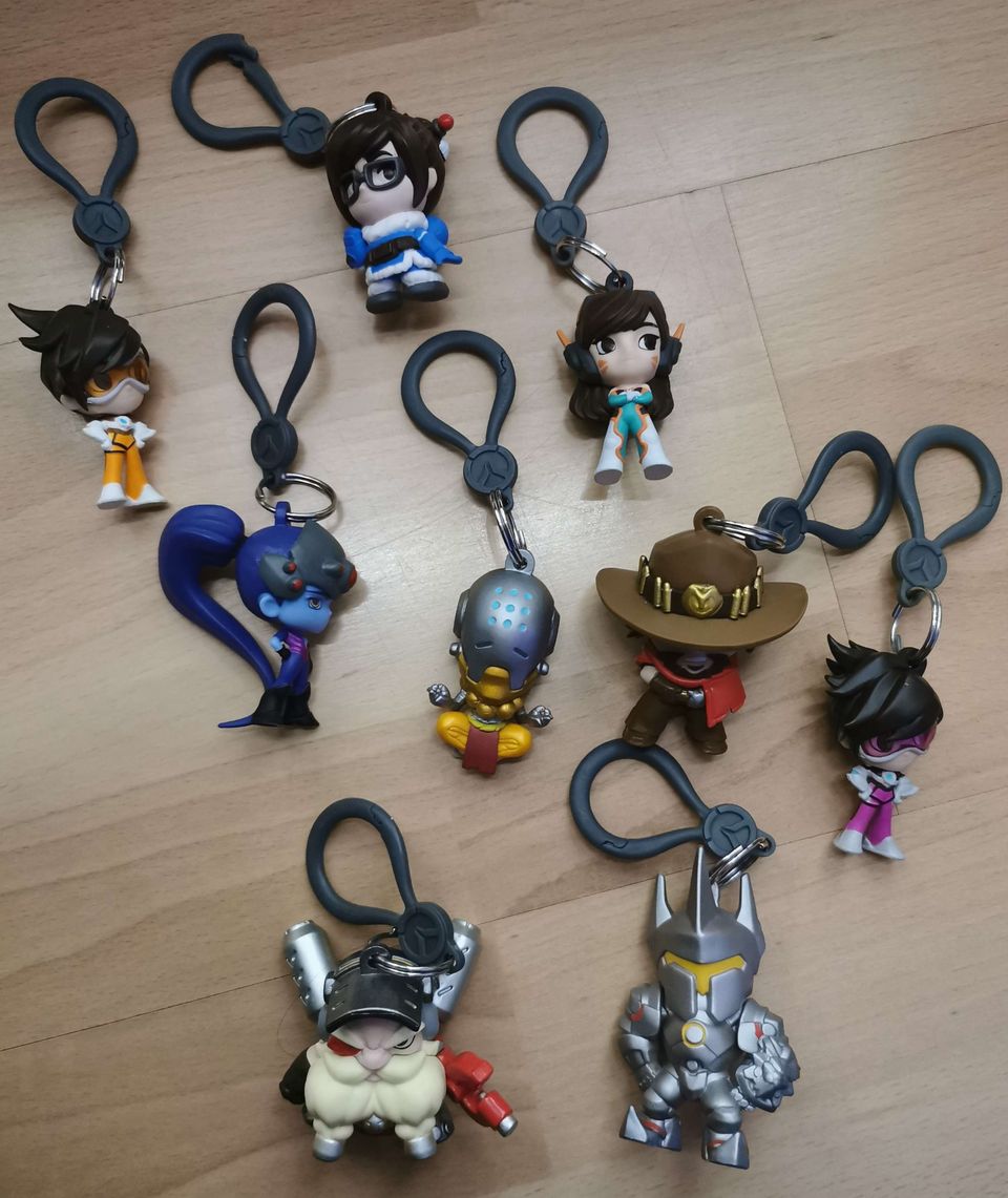 Overwatch laukku figuureja