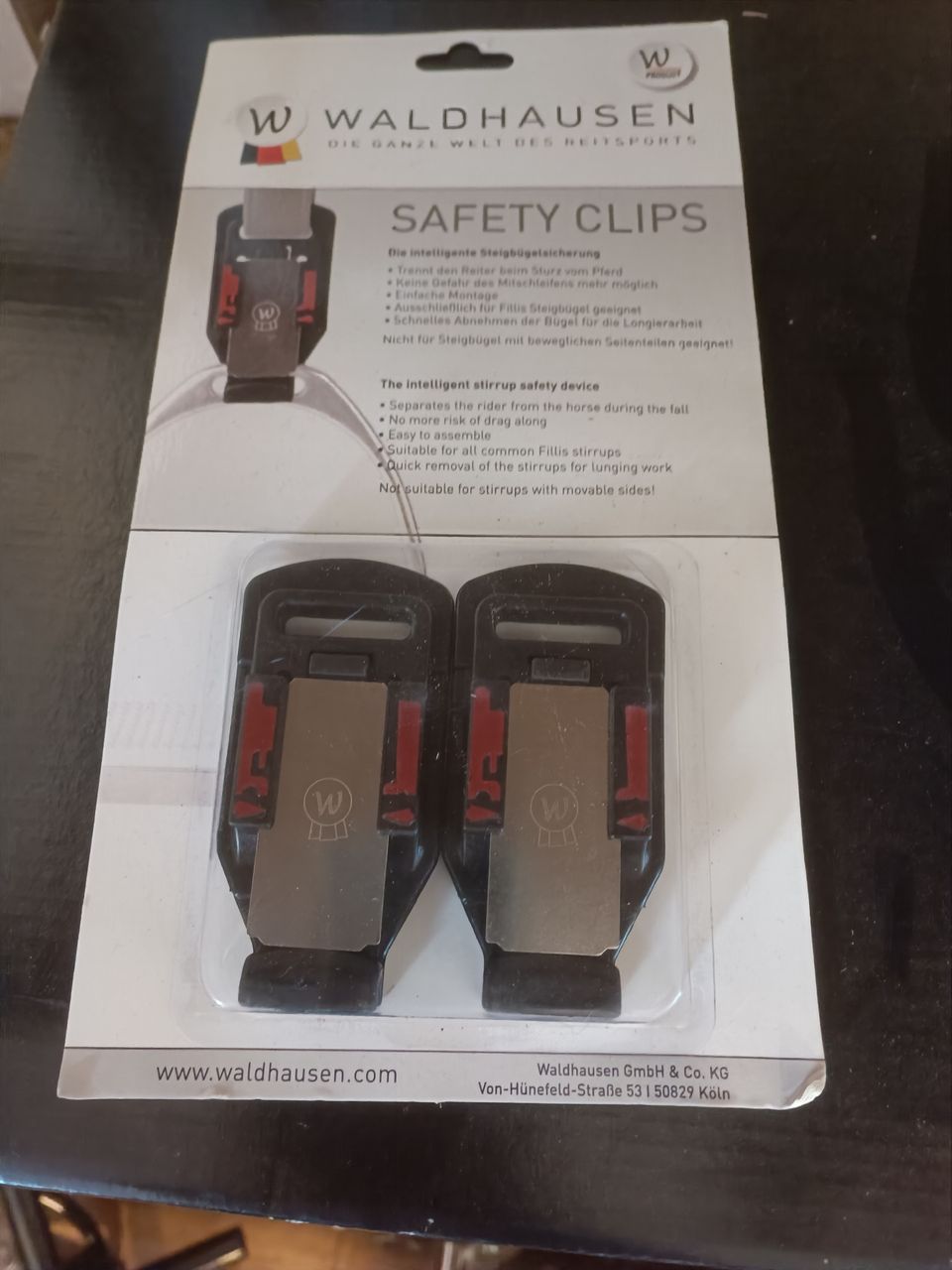 Safety clip jalustimeen